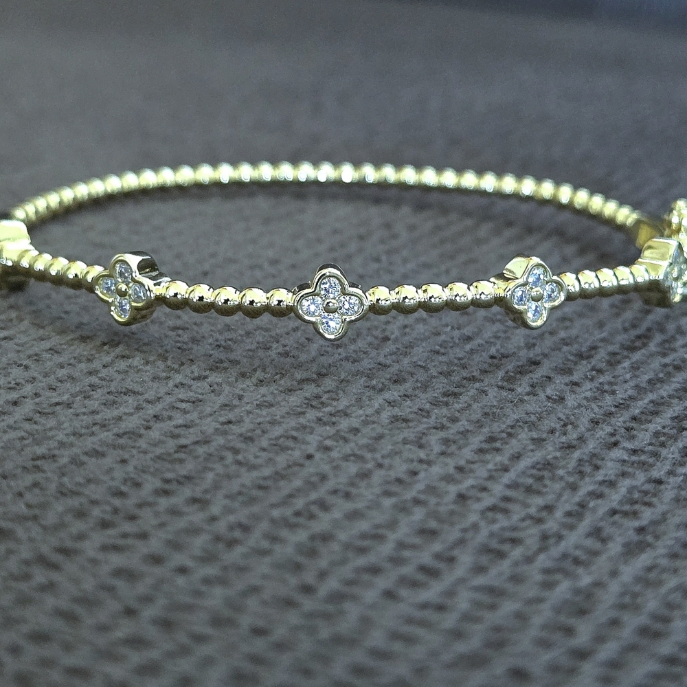 Gold💛 Hinged Cubic Zirconia💎 Flower🌸 Bracelet - NWT - Picture 3 of 16